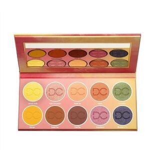 Dominique cosmetic palette
